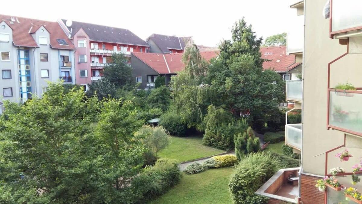 Sunny Balcony - Cute And Cozy Apartamento Budapeste Exterior foto
