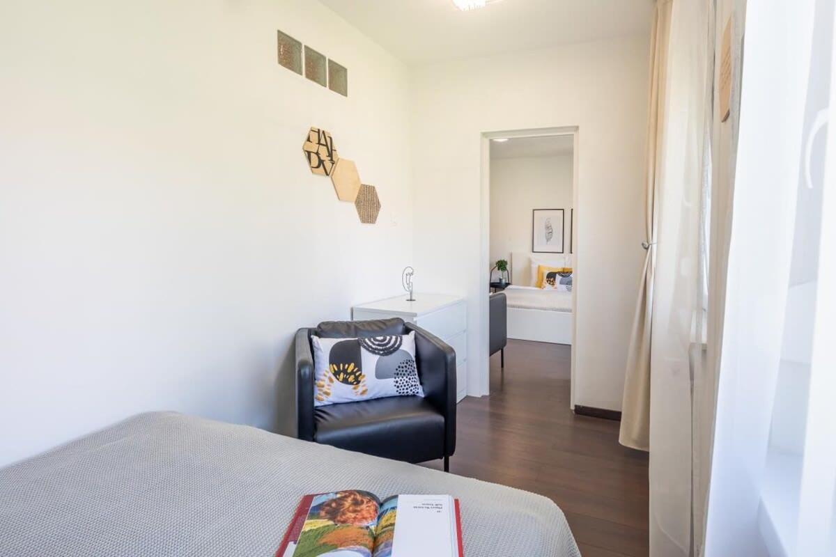 Sunny Balcony - Cute And Cozy Apartamento Budapeste Exterior foto
