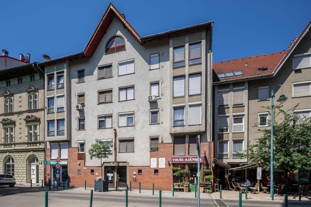 Sunny Balcony - Cute And Cozy Apartamento Budapeste Exterior foto