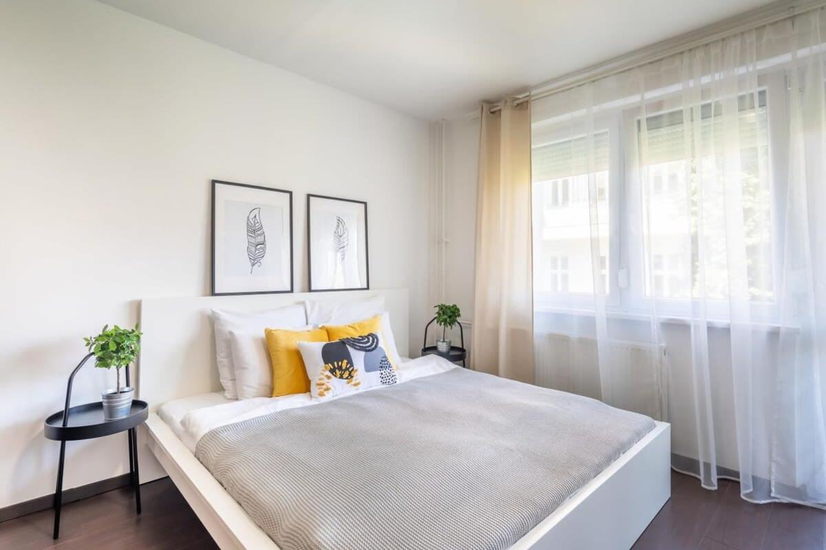Sunny Balcony - Cute And Cozy Apartamento Budapeste Exterior foto